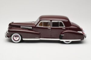 Cadillac Fleetwood 60 Special Sedan Rojo MCG 1:18 MCG18071 Metal - imagen 3 de 6