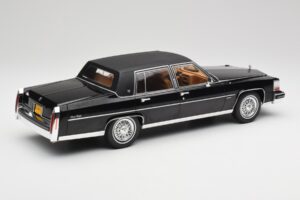 Cadillac Fleetwood Brougham Negro MCG 1:18 MCG18250 Metal - imagen 2 de 6