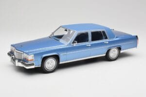 Cadillac Fleetwood Brougham Azul Metalizado MCG 1:18 MCG18252 Metal
