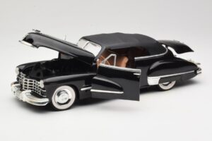 Cadillac Series 62 Negro Anson 1:18 30345 Metal - imagen 2 de 8