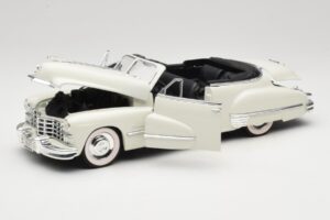 Cadillac Series 62 Descapotable Blanco Anson 1:18 30335 Metal - imagen 2 de 8