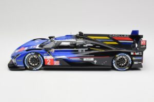 Cadillac V-Series.R LMDh #2 E. Bamber / A. Lynn / R. Westbrook Chip Ganassi Racing 24 Hours of Le Mans 2023 TopSpeed 1:18 TS0 - imagen 3 de 5