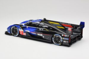 Cadillac V-Series.R LMDh #2 E. Bamber / A. Lynn / R. Westbrook Chip Ganassi Racing 24 Hours of Le Mans 2023 TopSpeed 1:18 TS0 - imagen 4 de 5