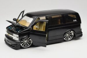 Chevrolet Astro Van Tuned Negro Jada 1:18 63122 Metal - imagen 2 de 8