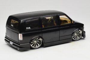 Chevrolet Astro Van Tuned Negro Jada 1:18 63122 Metal - imagen 3 de 8