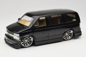 Chevrolet Astro Van Tuned Negro Jada 1:18 63122 Metal
