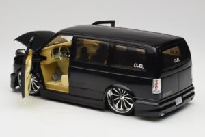Chevrolet Astro Van Tuned Negro Jada 1:18 63122 Metal - imagen 5 de 8