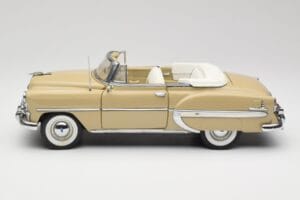 Chevrolet Bel Air Descapotable Crema Sun Star 1:18 1623 Metal - imagen 4 de 8