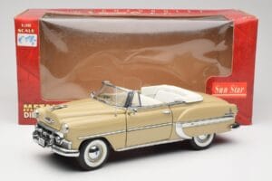 Chevrolet Bel Air Descapotable Crema Sun Star 1:18 1623 Metal - imagen 8 de 8