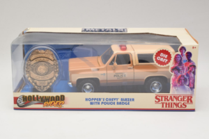 Chevrolet Blazer K5 Policía Stranger Things Metals Diecast 1:24 31111-24 Metal