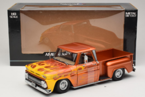 Chevrolet C-10 Stepside Pickup Lowrider Naranja con Llama Sun Star 1:18 1392 Metal - imagen 6 de 6
