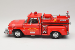 Chevrolet C-20 Fire Truck Sun Star 1:18 1383 Metal - imagen 3 de 6