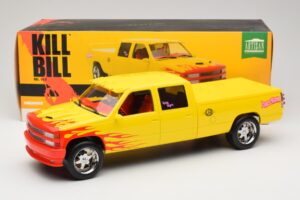 Chevrolet C2500 Silverado Pussy Wagon From Kill Bill Amarillo GreenLight 1:18 19015 Metal - imagen 6 de 6