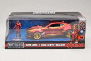 Chevrolet Camaro Iron Man Con Figura Metals Diecast 1:24 99724 Metal
