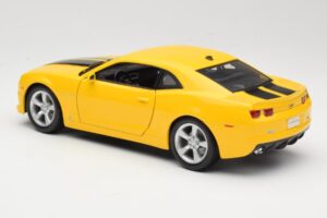Chevrolet Camaro SS RS Amarillo Maisto 1:18 31173 Metal - imagen 7 de 8