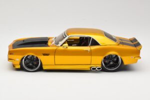 Chevrolet Camaro Z/28 Dorado Maisto 1:18 31066 Metal - imagen 4 de 8