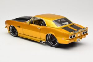 Chevrolet Camaro Z/28 Dorado Maisto 1:18 31066 Metal - imagen 7 de 8