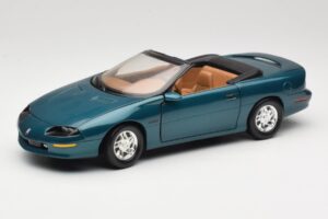 Chevrolet Camaro Z28 Descapotable Verde American Muscle 1:18 7231D0 Metal