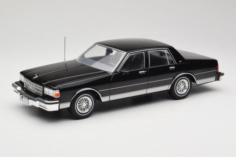 Chevrolet Caprice Negro MCG 1:18 MCG18113 Metal
