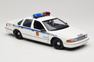 Chevrolet Caprice Canadá Policía UT Models 1:18 21023 Metal - imagen 6 de 8