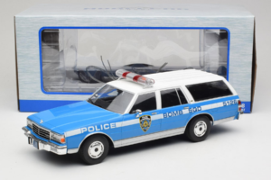 Chevrolet Caprice Estate Wagon NYPD MCG 1:18 MCG18477 Metal - imagen 6 de 6