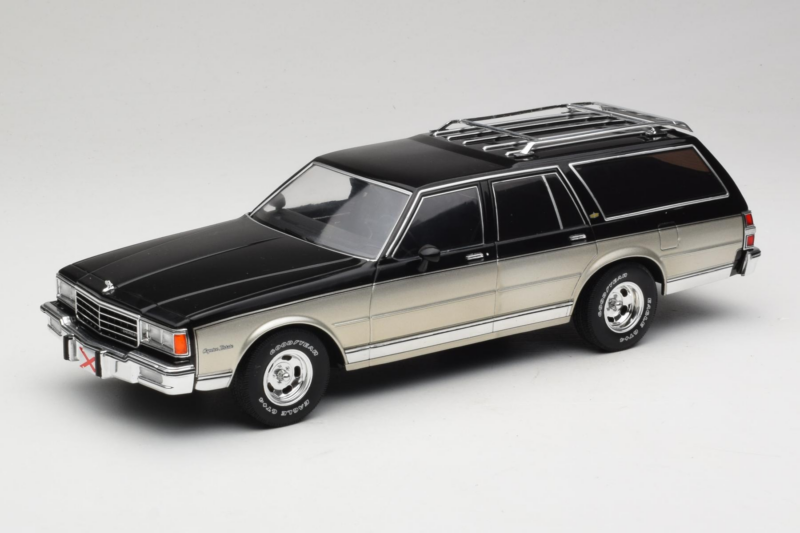 Chevrolet Caprice Estate Wagon Plata & Gris MCG 1:18 MCG18478 Metal