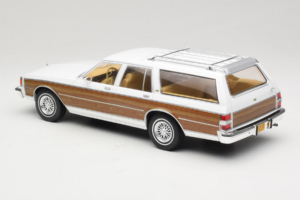 Chevrolet Caprice Estate Wagon Blanco MCG 1:18 MCG18475 Metal - imagen 5 de 6