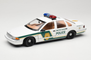 Chevrolet Caprice Metro Dade Policía UT Models 1:18 21024 Metal