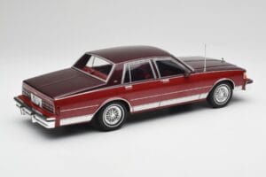 Chevrolet Caprice Rojo Metálico MCG 1:18 MCG18361 Metal - imagen 2 de 6