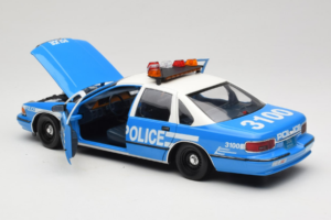 Chevrolet Caprice Nueva York Policía UT Models 1:18 180142097 Metal - imagen 7 de 8