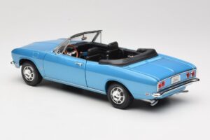 Chevrolet Corvair Monza Descapotable Azul Road Signature 1:18 92498 Metal - imagen 7 de 8