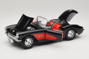Chevrolet Corvette C1 Negro & Rojo Bburago 1:18 3034-M1 Metal - imagen 2 de 8
