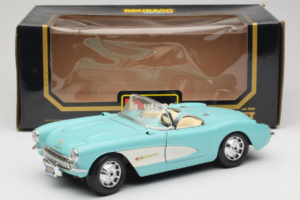 Chevrolet Corvette C1 Azul & Blanco Bburago 1:18 3024-M2 Metal - imagen 8 de 8