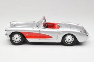 Chevrolet Corvette C1 Plata & Rojo Bburago 1:18 3024-M1 Metal - imagen 4 de 8
