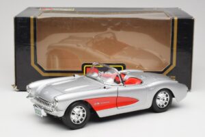 Chevrolet Corvette C1 Plata & Rojo Bburago 1:18 3024-M1 Metal - imagen 8 de 8
