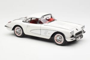Chevrolet Corvette C1 Spider Hard Top Snowcrest Blanco AUTOart 1:18 71147 Metal - imagen 6 de 8