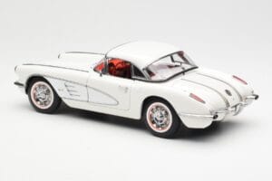 Chevrolet Corvette C1 Spider Hard Top Snowcrest Blanco AUTOart 1:18 71147 Metal - imagen 7 de 8