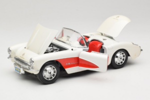 Chevrolet Corvette C1 Blanco & Rojo Bburago 1:18 3024-M3 Metal - imagen 2 de 8