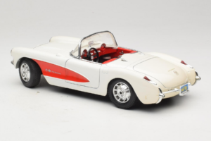 Chevrolet Corvette C1 Blanco & Rojo Bburago 1:18 3024-M3 Metal - imagen 7 de 8