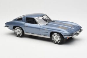 Chevrolet Corvette C2 Gris Azul Metalizado AUTOart 1:18 71182 Metal - imagen 6 de 8