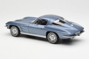 Chevrolet Corvette C2 Gris Azul Metalizado AUTOart 1:18 71182 Metal - imagen 7 de 8