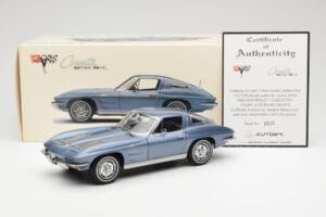 Chevrolet Corvette C2 Gris Azul Metalizado AUTOart 1:18 71182 Metal - imagen 8 de 8