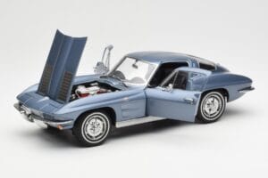 Chevrolet Corvette C2 Gris Azul Metalizado AUTOart 1:18 71182 Metal - imagen 2 de 8