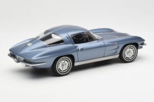Chevrolet Corvette C2 Gris Azul Metalizado AUTOart 1:18 71182 Metal - imagen 3 de 8