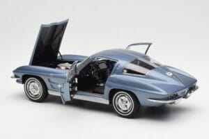 Chevrolet Corvette C2 Gris Azul Metalizado AUTOart 1:18 71182 Metal - imagen 5 de 8
