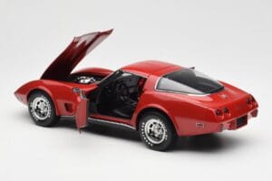 Chevrolet Corvette C3 Rojo UT Models 1:18 21073 Metal - imagen 5 de 8