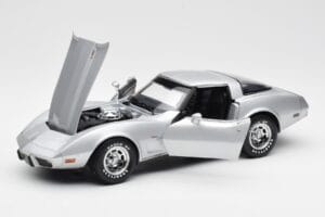 Chevrolet Corvette C3 Plata UT Models 1:18 21072 Metal - imagen 2 de 8