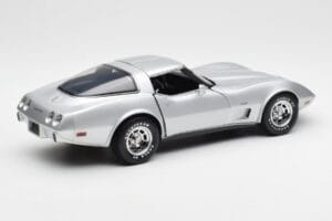 Chevrolet Corvette C3 Plata UT Models 1:18 21072 Metal - imagen 3 de 8
