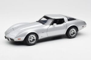 Chevrolet Corvette C3 Plata UT Models 1:18 21072 Metal