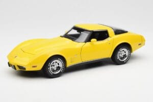 Chevrolet Corvette C3 Amarillo UT Models 1:18 21074 Metal